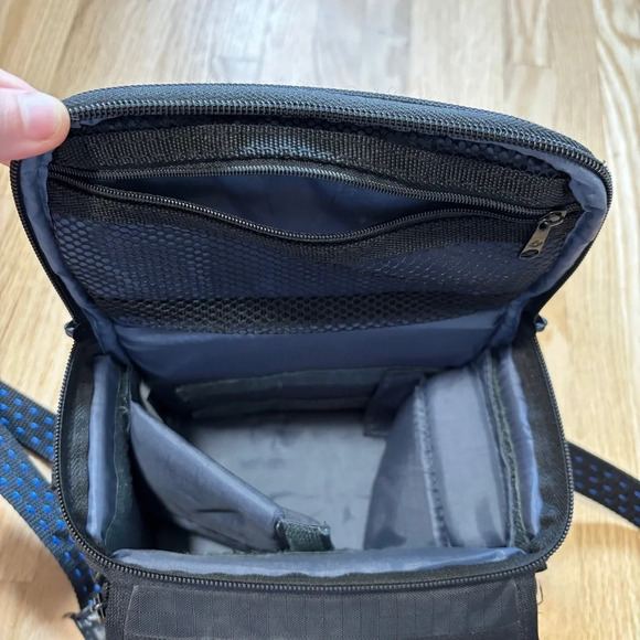 90's Padded Samsonite Camera Bag w Shoulder Strap Many POCKETS BLACK Blue Nylon - Picture 3 of 6